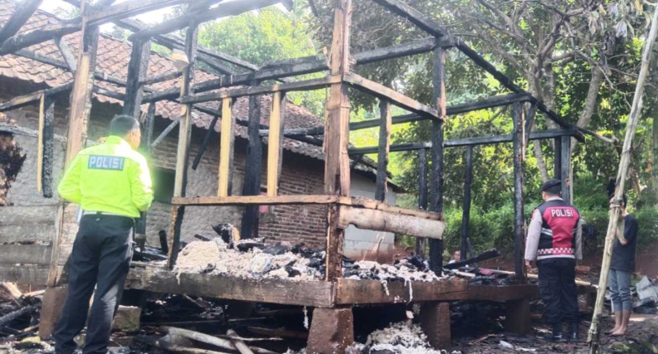 Kebakaran Hanguskan Rumah di Limbangan Garut, Diduga dari Korek Gas